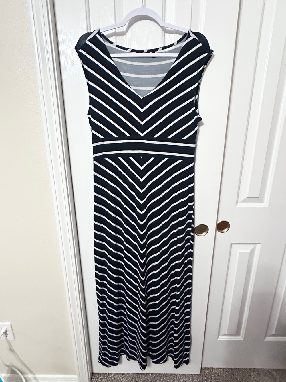 Apt. 9 Black and White Striped V‑Neck Maxi Dress